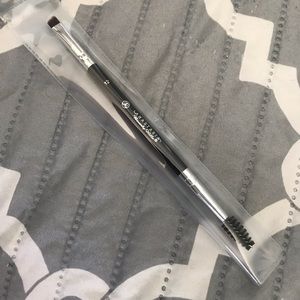 Anastasia 12 brow brush
